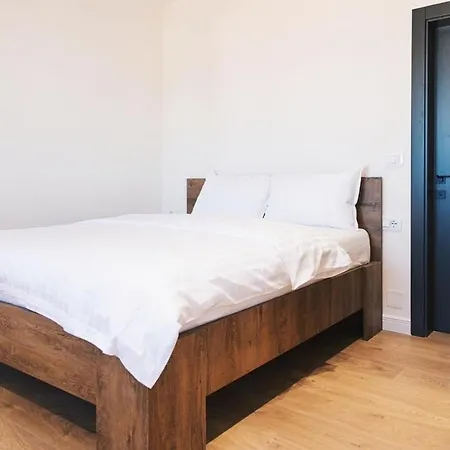 Che Apartment